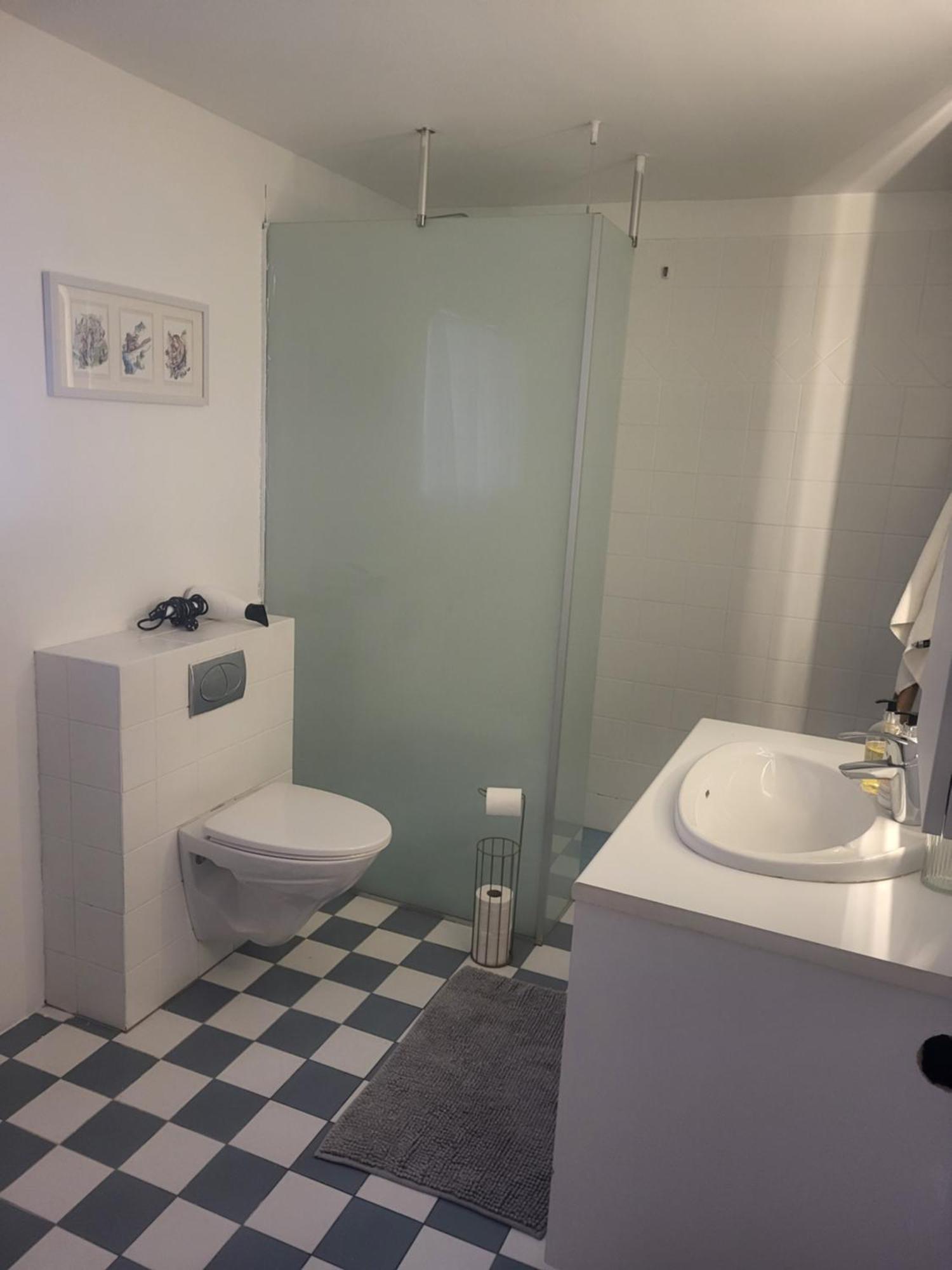 Grindavik Guesthouse Self Check In & Out Exterior photo